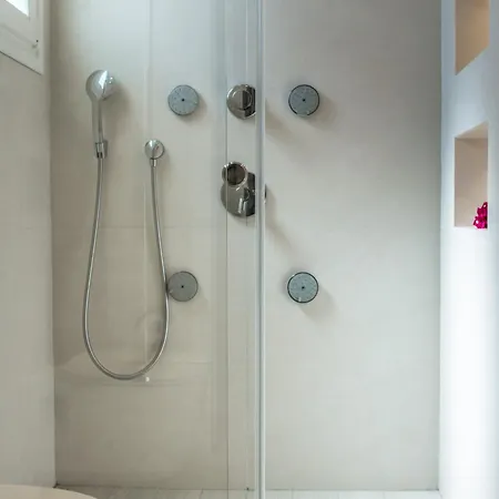 Marandi Luxury מלון